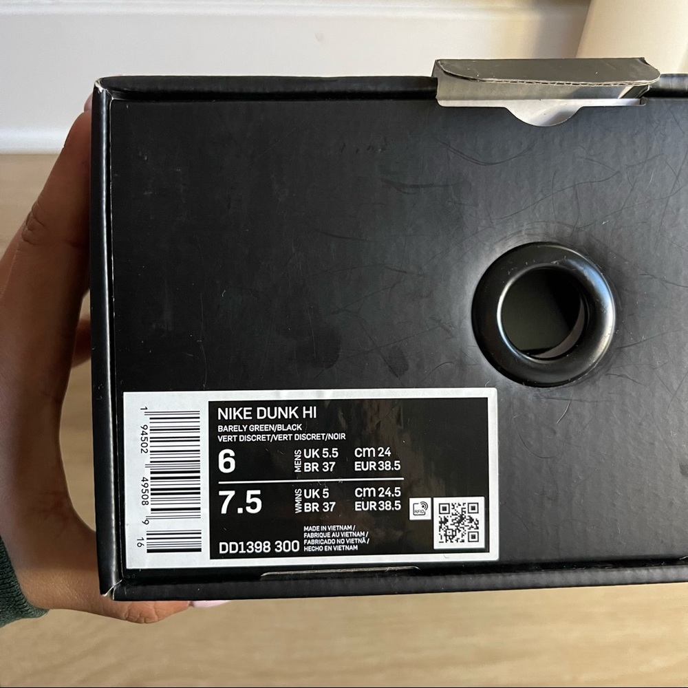 Nike | Dunk High SE Leather Sneakers In Black & Mint Green Sz: 7.5 - Picture 3 of 12
